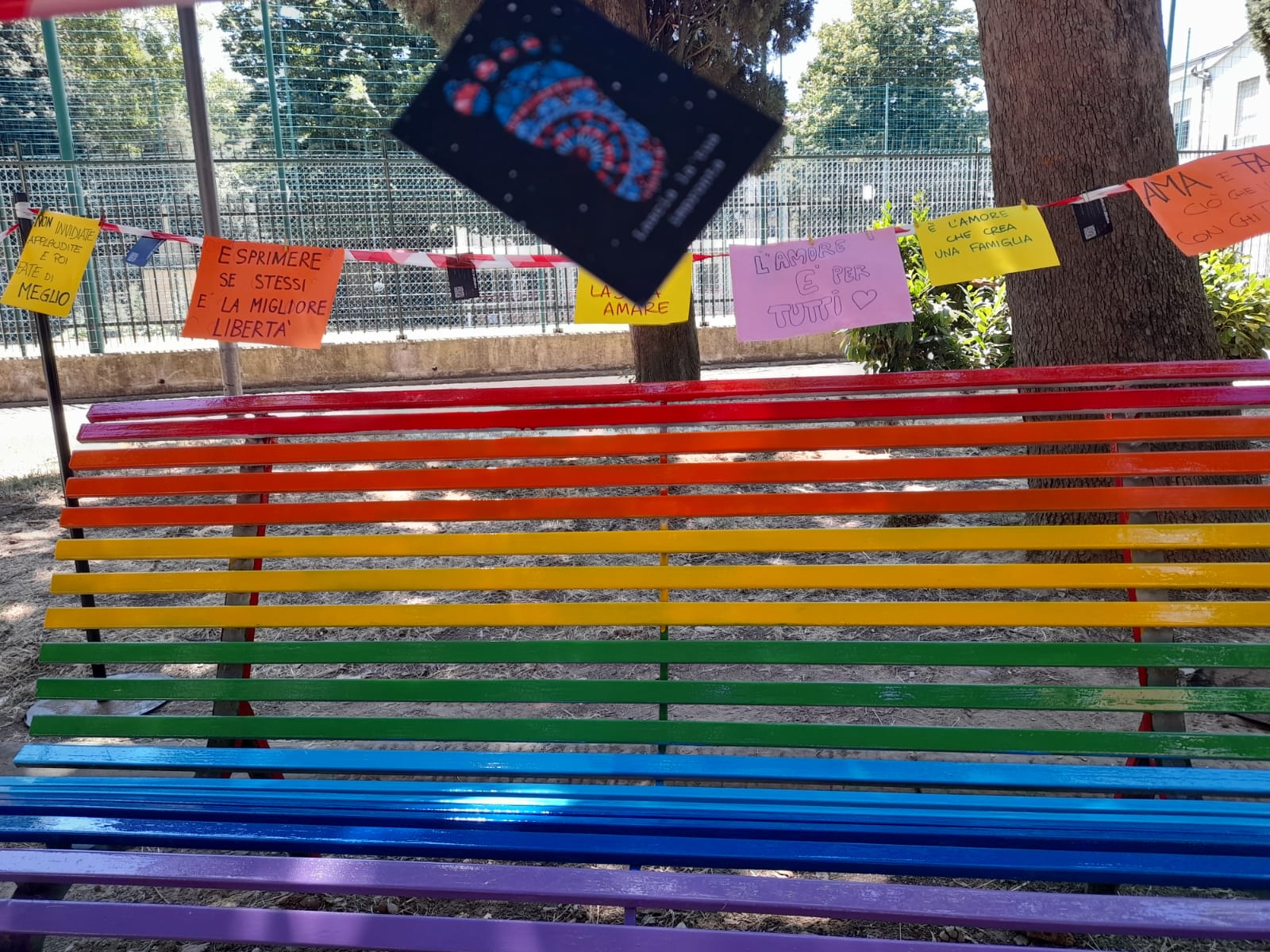 Panchina arcobaleno